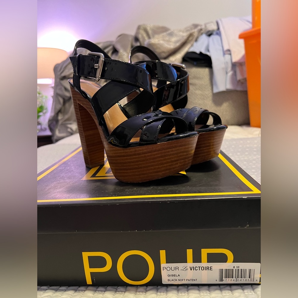 Pour La Victoire Gisela Platform Heels 6 EUC